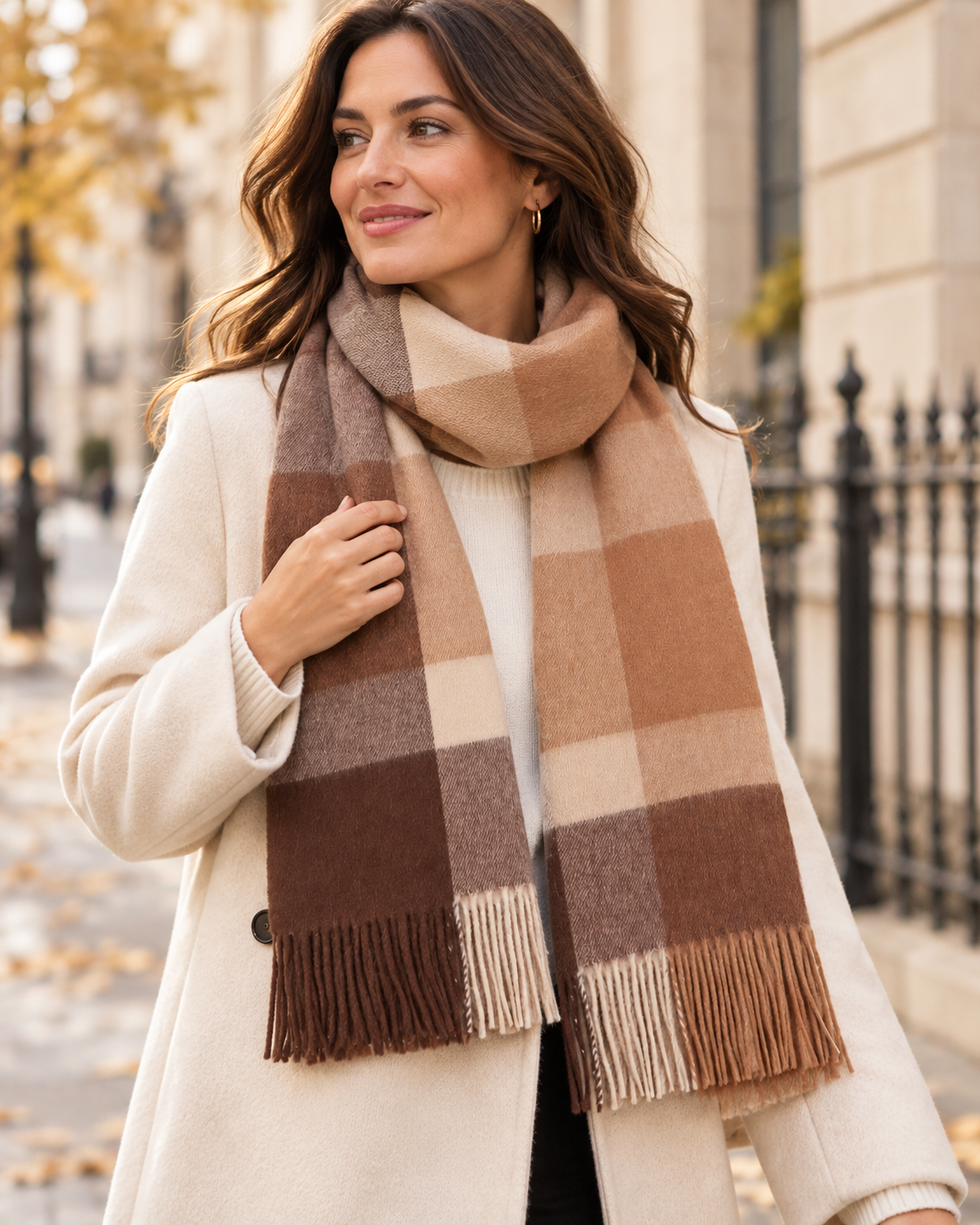 Isoruutuinen villahuivi, 100 % villaa, ruskea-beige – York (5)